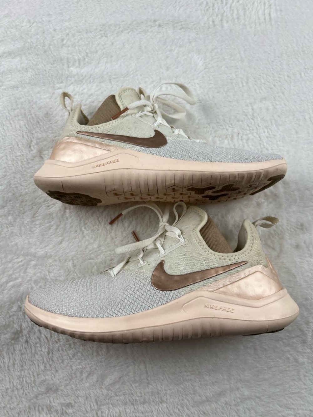 Nike Free TR 8 Sneakers Sail Metallic Guava Ice Women’s Size 6